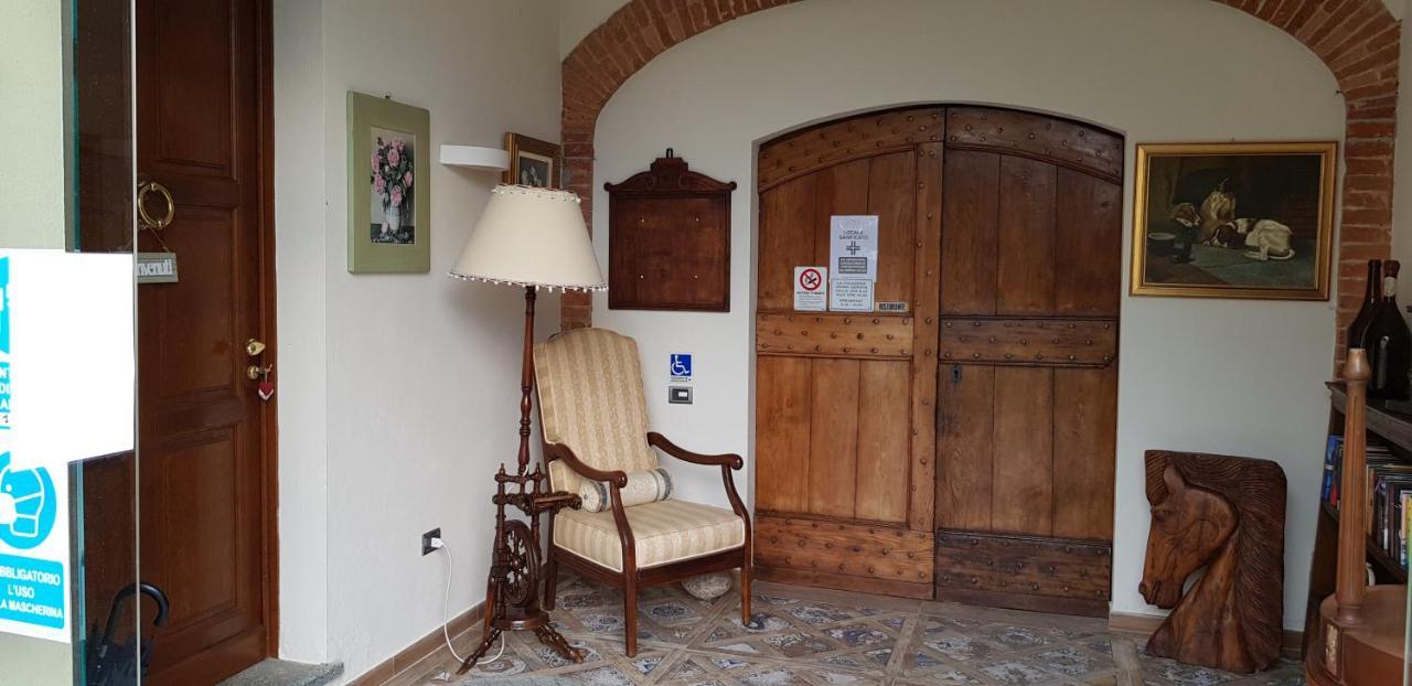 La Regibussa - Hotel Ristorante Асти Экстерьер фото