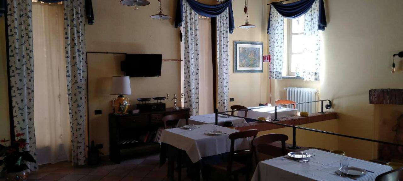 La Regibussa - Hotel Ristorante Асти Экстерьер фото