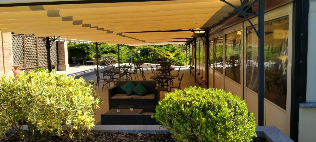 La Regibussa - Hotel Ristorante Асти Экстерьер фото