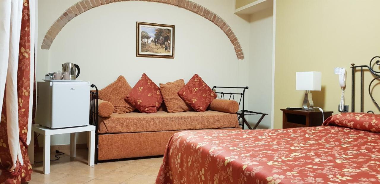 La Regibussa - Hotel Ristorante Асти Экстерьер фото