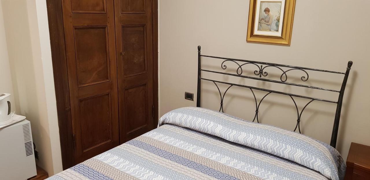 La Regibussa - Hotel Ristorante Асти Экстерьер фото