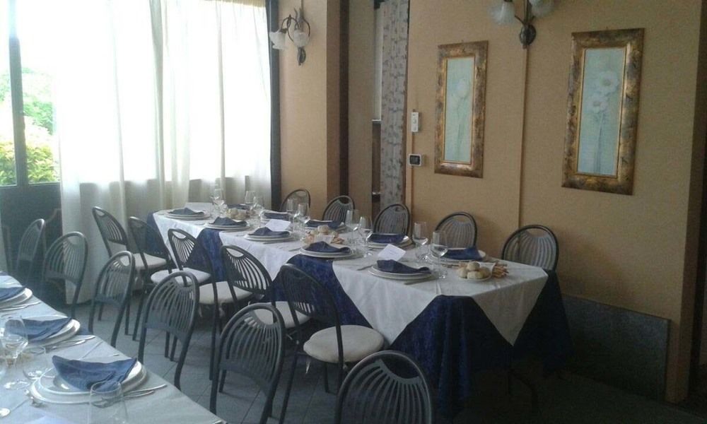 La Regibussa - Hotel Ristorante Асти Экстерьер фото